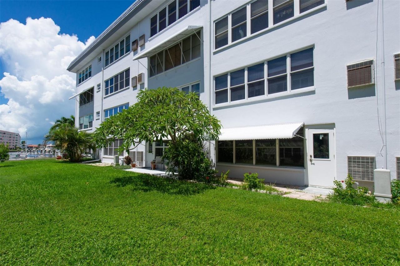 3018 59th Street S, Unit 111, Gulfport, FL 33707 Photo