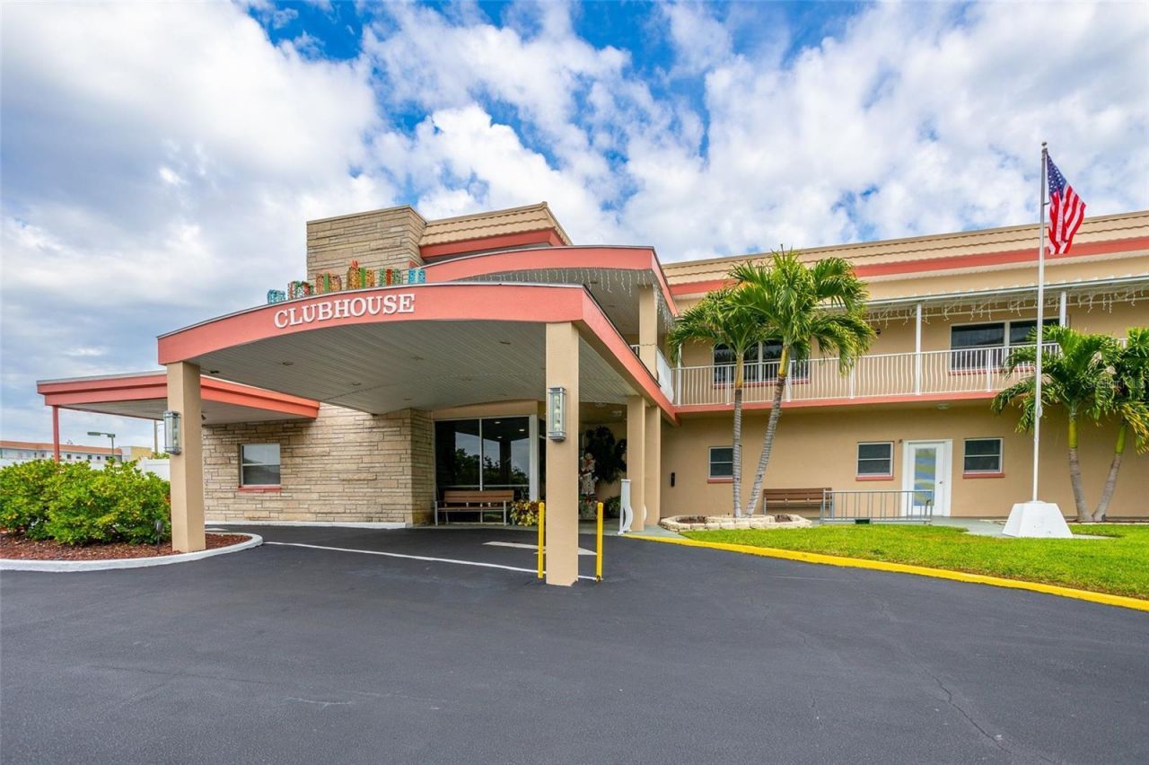 3018 59th Street S, Unit 111, Gulfport, FL 33707 Photo