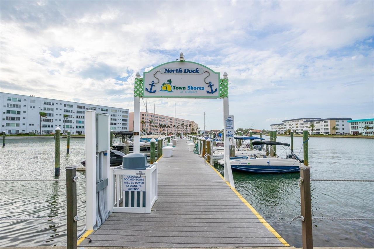 3018 59th Street S, Unit 111, Gulfport, FL 33707 Photo