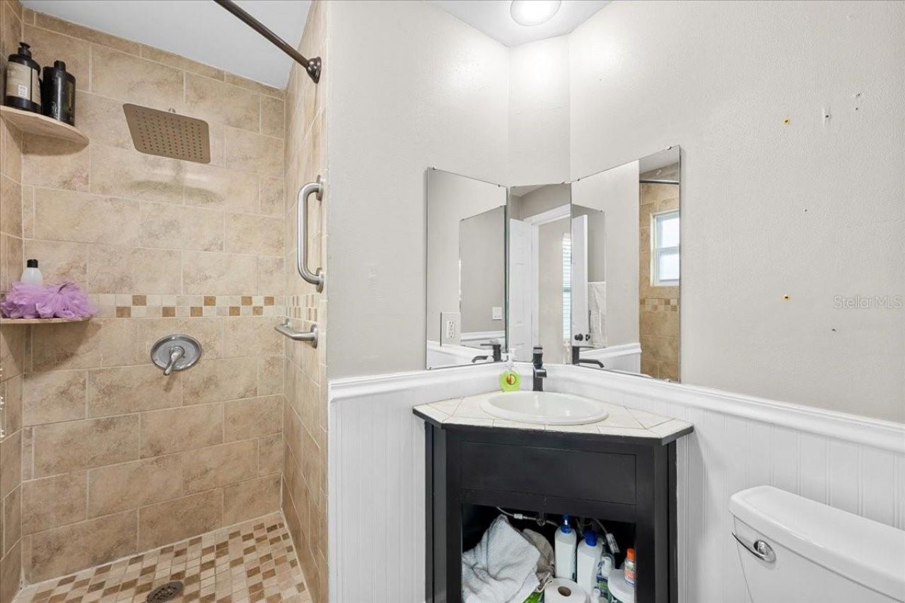 490 E Lake Drive, Largo, FL 33771 Photo