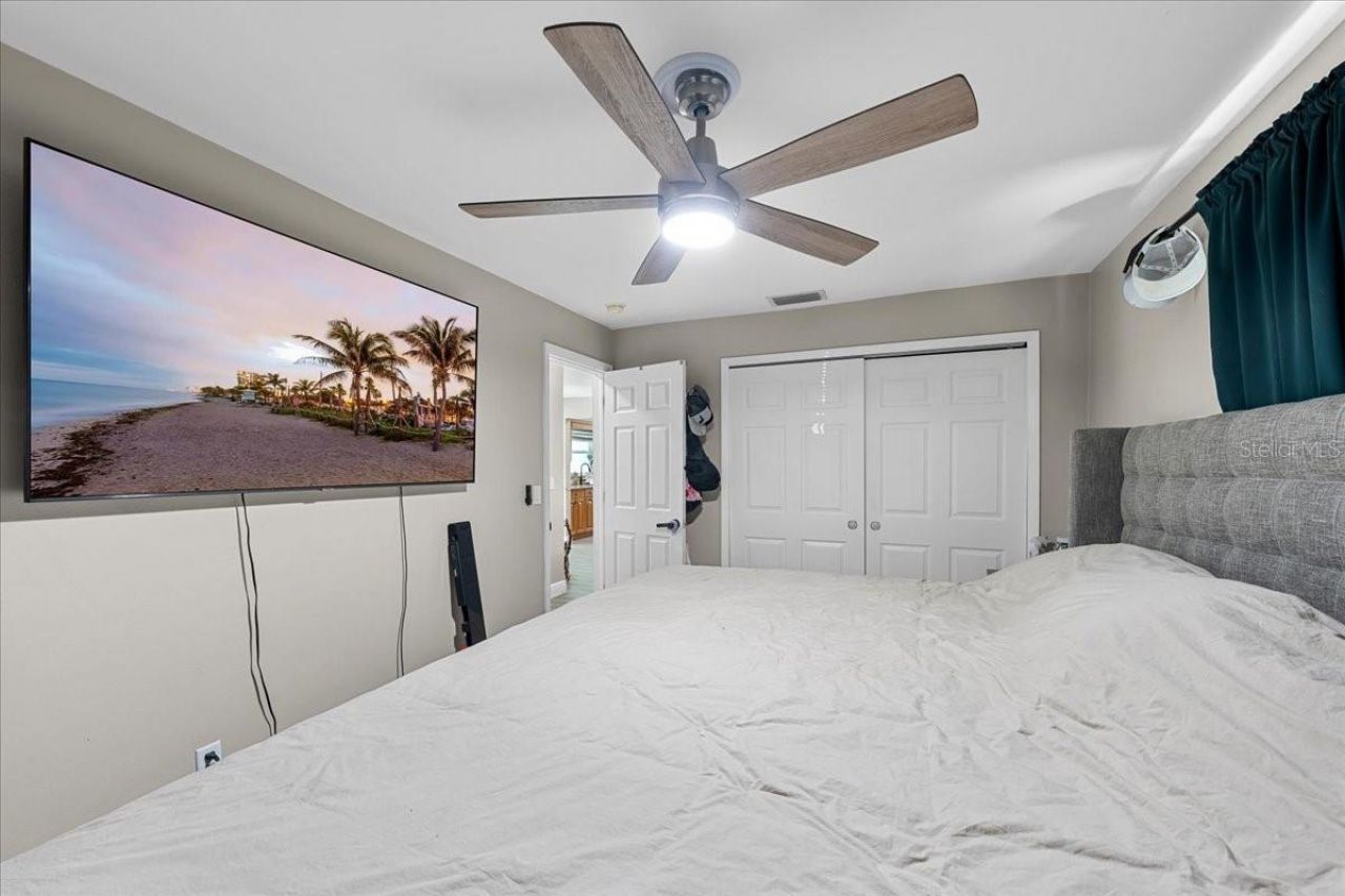 490 E Lake Drive, Largo, FL 33771 Photo