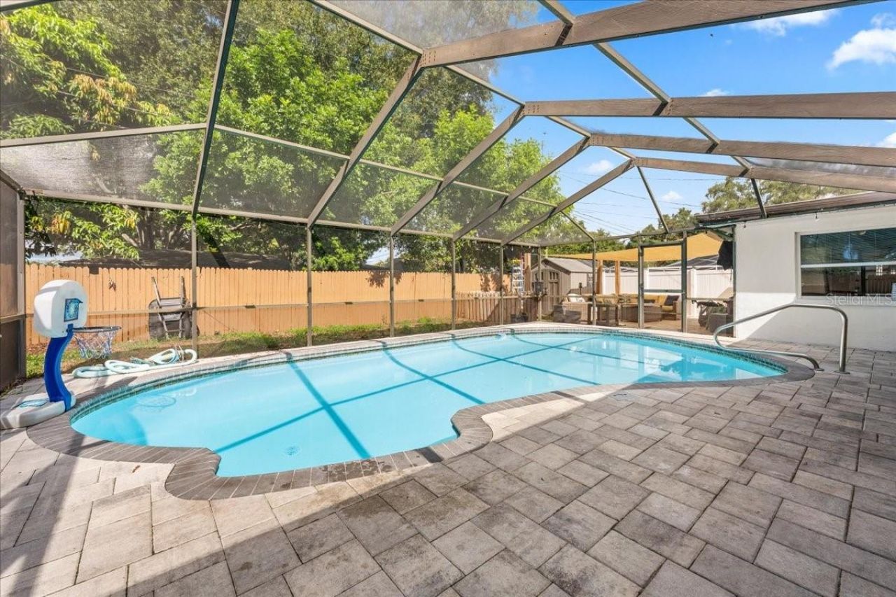 490 E Lake Drive, Largo, FL 33771 Photo