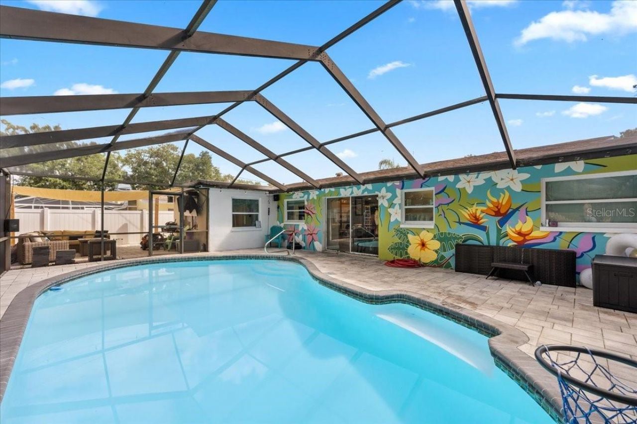 490 E Lake Drive, Largo, FL 33771 Photo