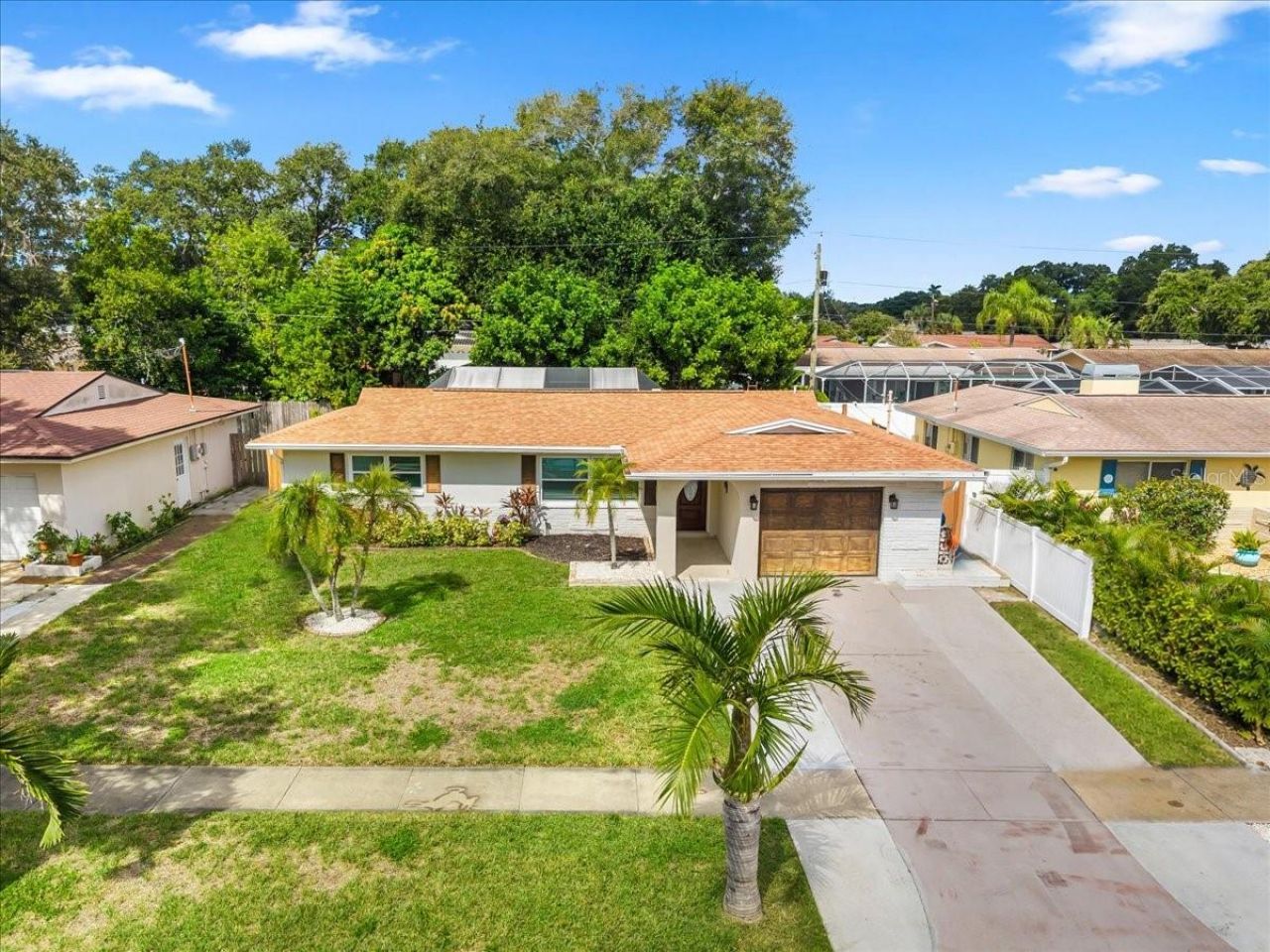 490 E Lake Drive, Largo, FL 33771 Photo
