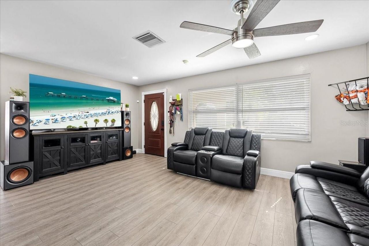 490 E Lake Drive, Largo, FL 33771 Photo