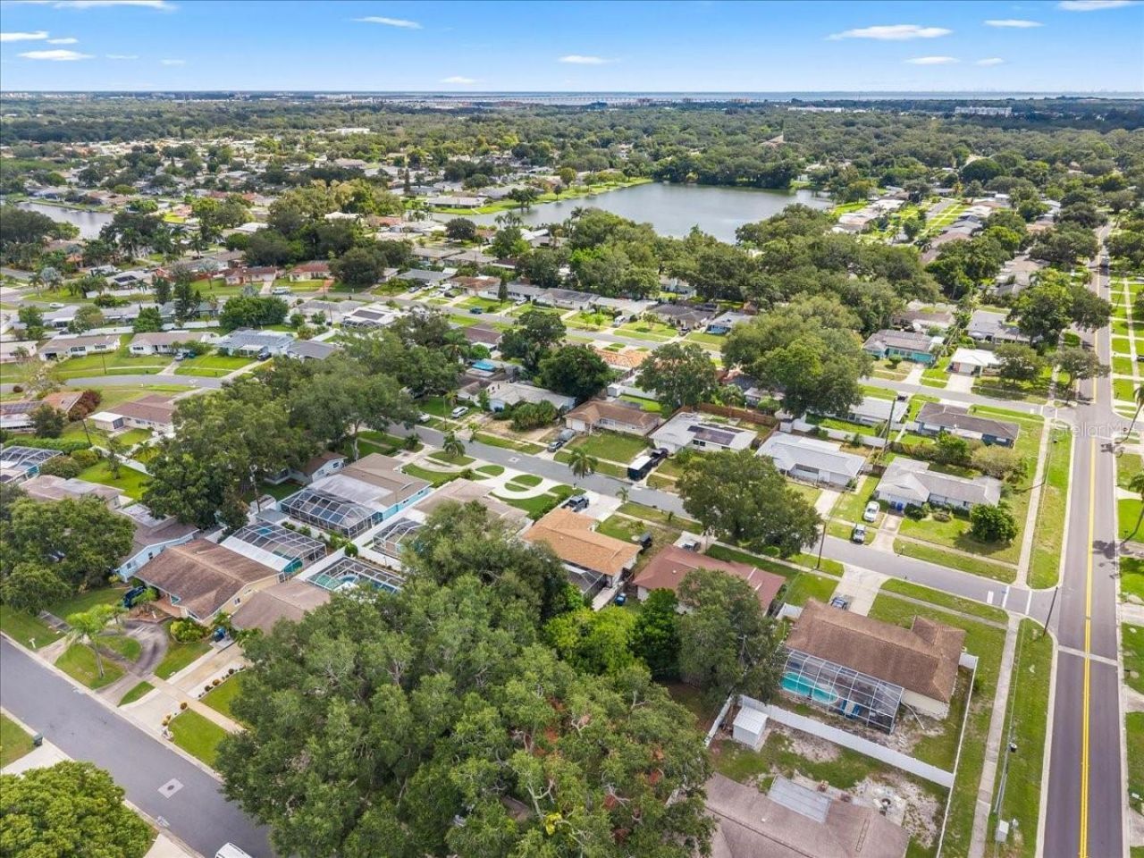 490 E Lake Drive, Largo, FL 33771 Photo