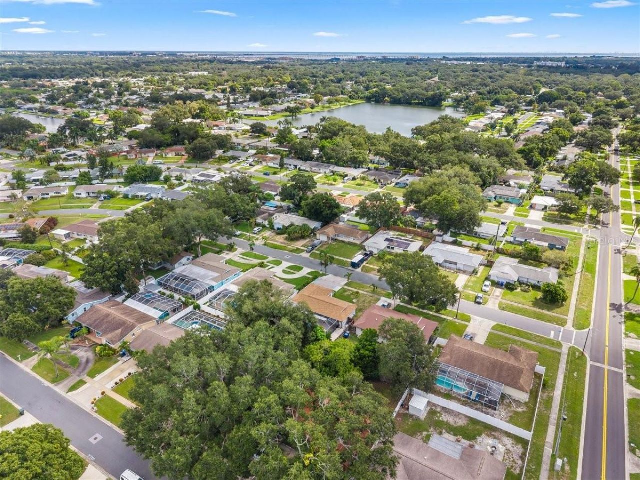 490 E Lake Drive, Largo, FL 33771 Photo