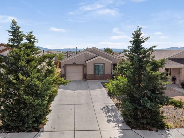 2826 Merlot Drive SW, Albuquerque, NM 87121