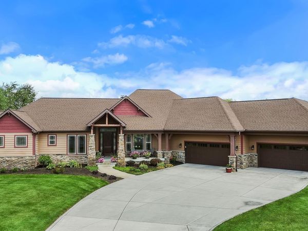 141 S Belgian Court, Valparaiso, IN 46383