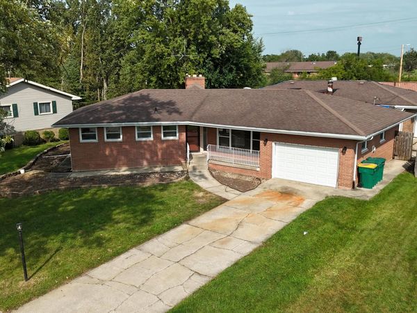 7815 Carolina Place , Merrillville, IN 46410