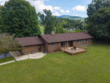 4015 FOX MOUNTAIN RD, Elkton, VA 22827