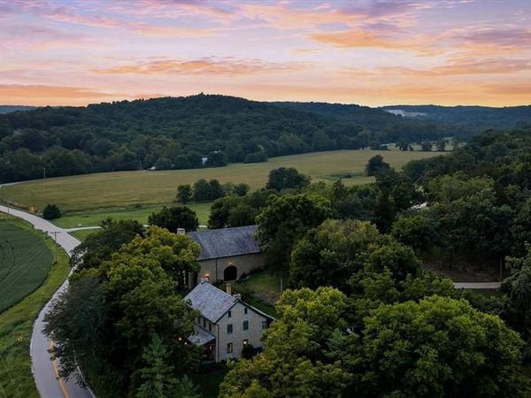 2275 Highway F , Defiance, MO 63341