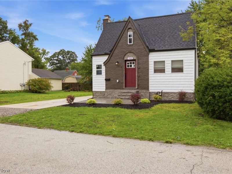 766 Cherokee Trail, Willoughby, OH 44094 Photo 2