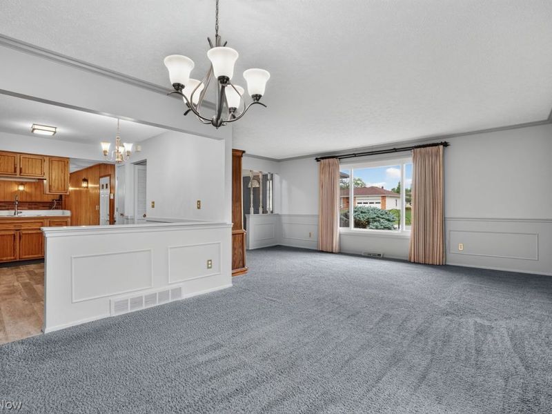 6311 Dunfield Drive, Mayfield Heights, OH 44143 Photo 3