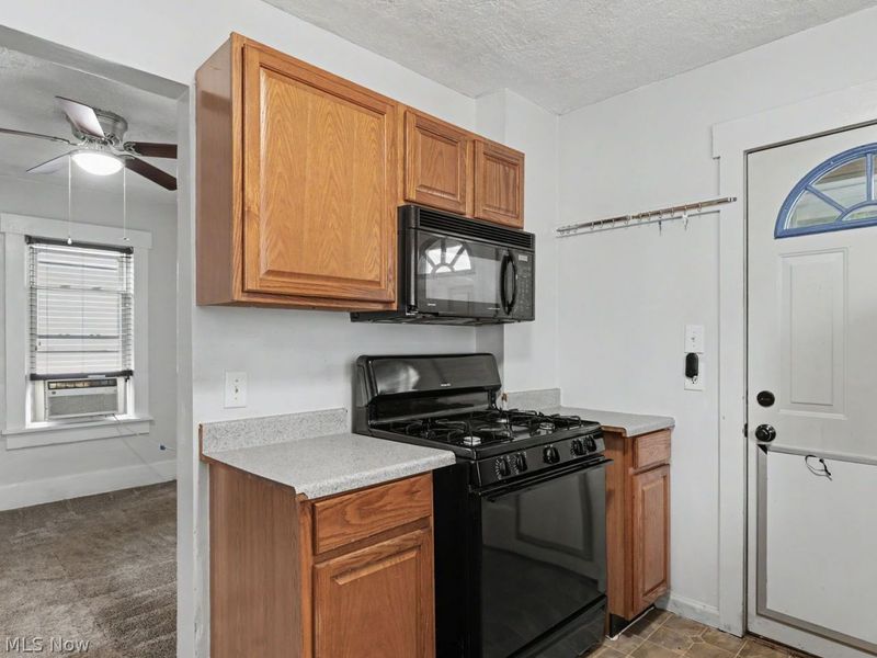 639 Broadway Street E, Cuyahoga Falls, OH 44221 Photo 10