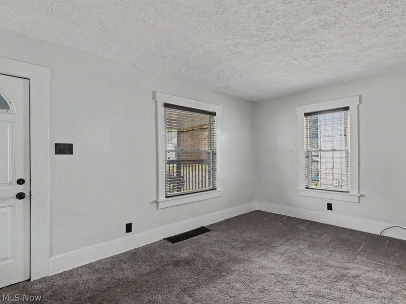 639 Broadway Street E, Cuyahoga Falls, OH 44221 Photo 3