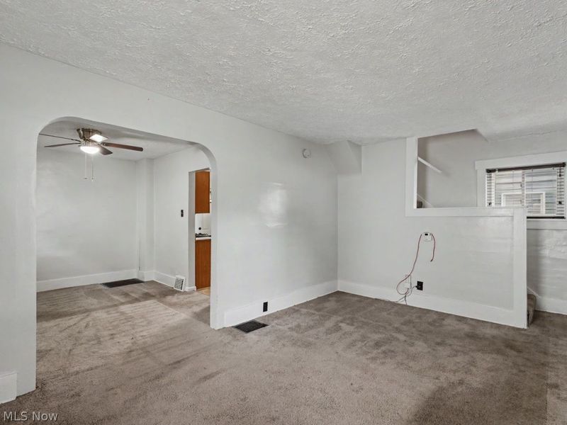 639 Broadway Street E, Cuyahoga Falls, OH 44221 Photo 5