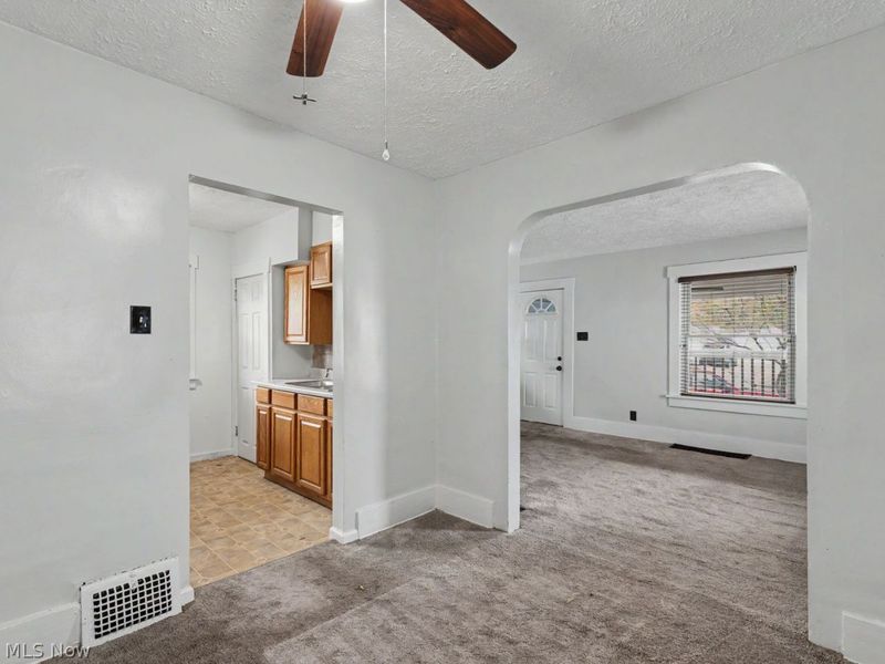 639 Broadway Street E, Cuyahoga Falls, OH 44221 Photo 7
