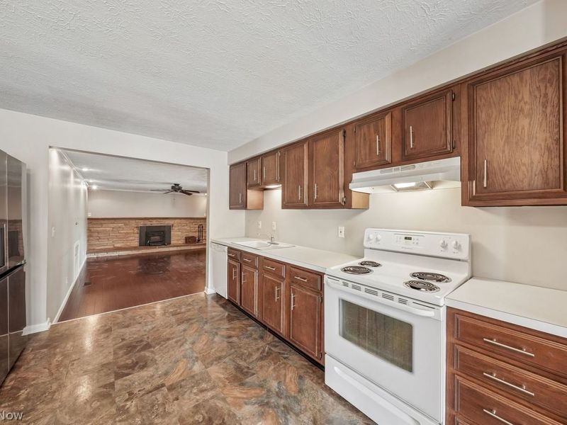 5830 Mural Drive, Seven Hills, OH 44131 Photo 10