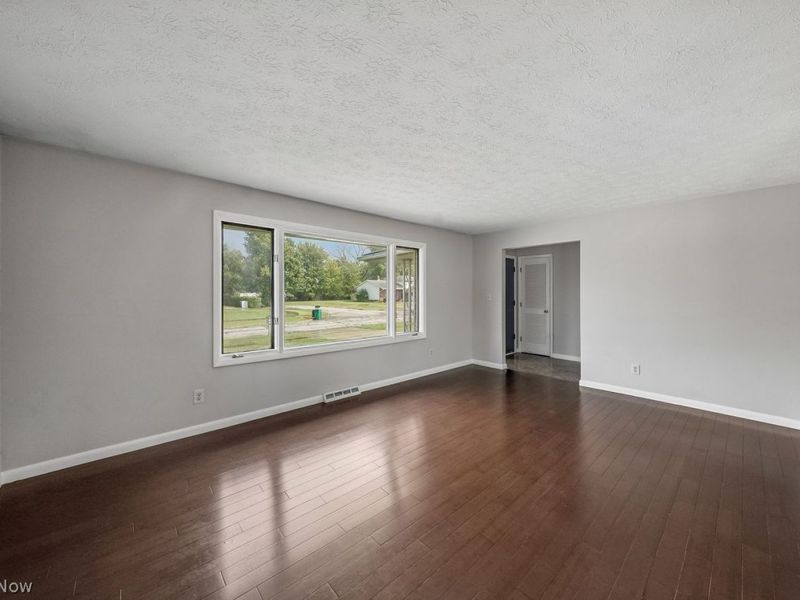 5830 Mural Drive, Seven Hills, OH 44131 Photo 3