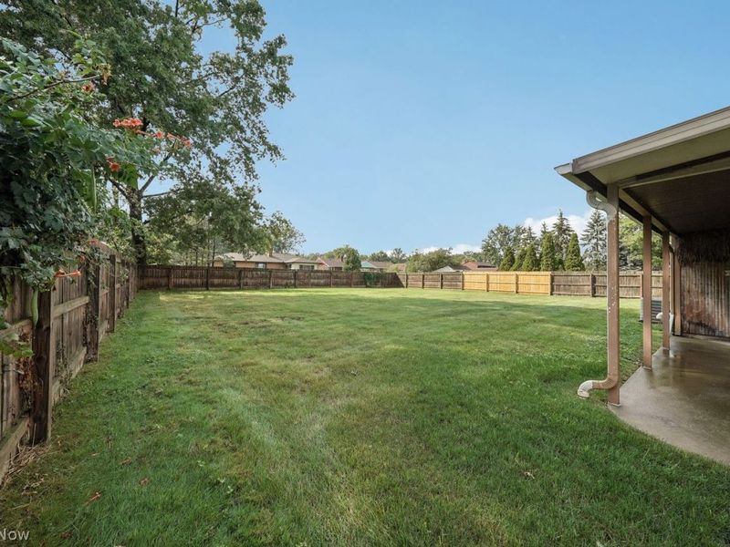 5830 Mural Drive, Seven Hills, OH 44131 Photo 32