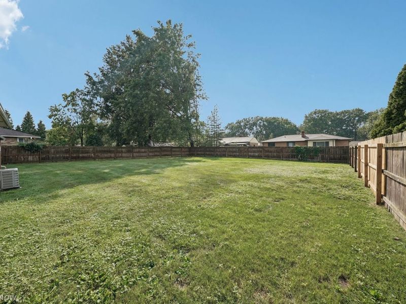 5830 Mural Drive, Seven Hills, OH 44131 Photo 33