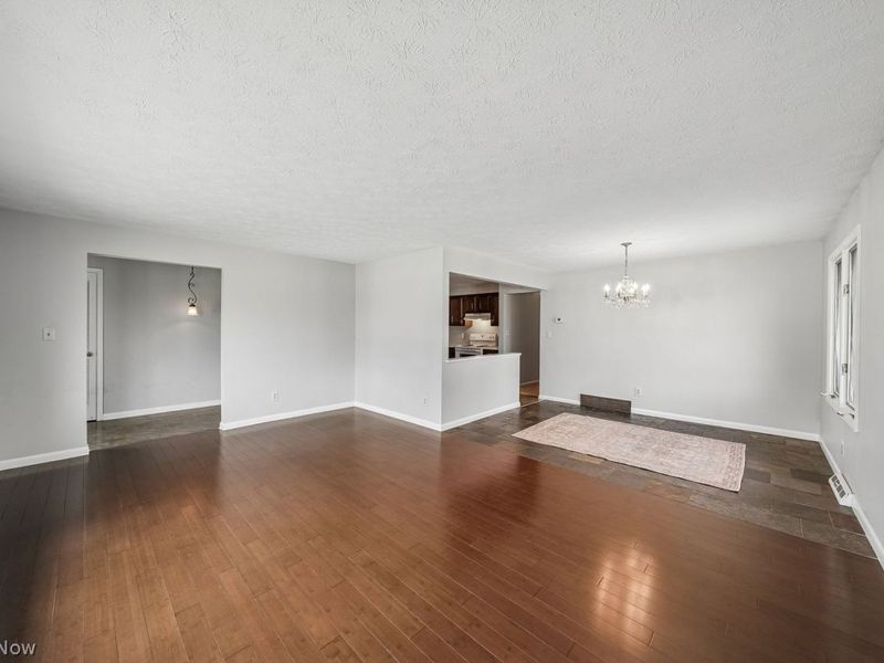 5830 Mural Drive, Seven Hills, OH 44131 Photo 6