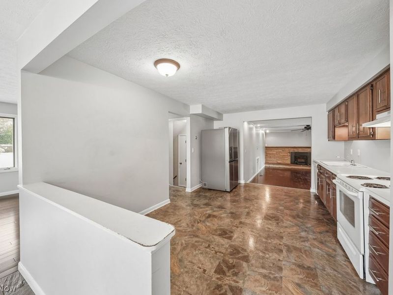 5830 Mural Drive, Seven Hills, OH 44131 Photo 7