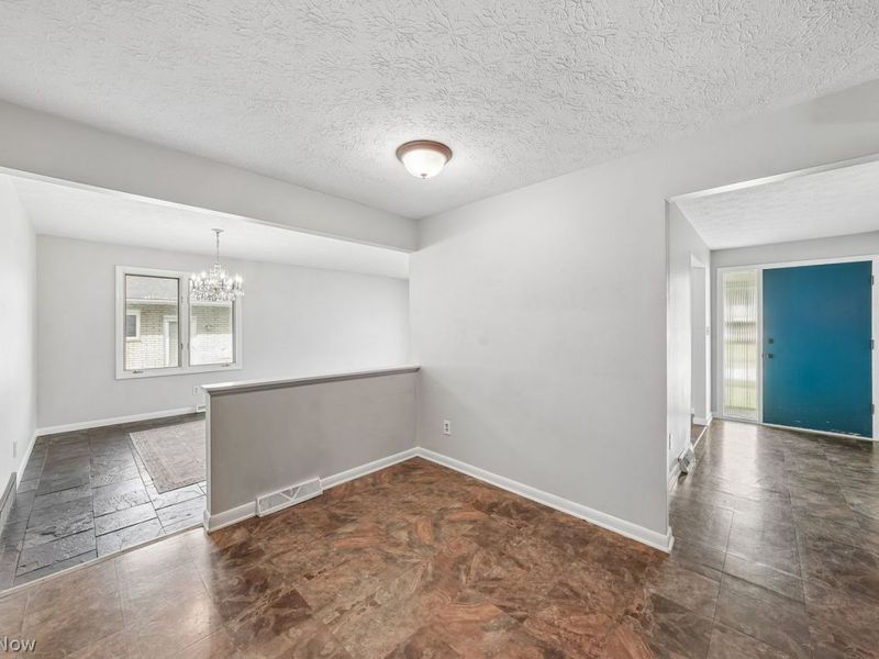 5830 Mural Drive, Seven Hills, OH 44131 Photo 9