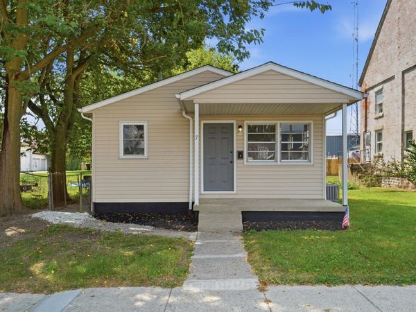 7 Maple Street , Jeffersonville, OH 43128