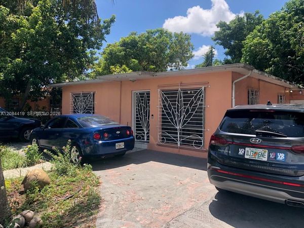 770 E 17th St, Hialeah, FL 33010