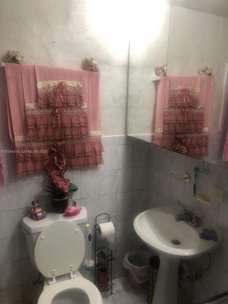 770 E 17th St, Hialeah, FL 33010 Photo
