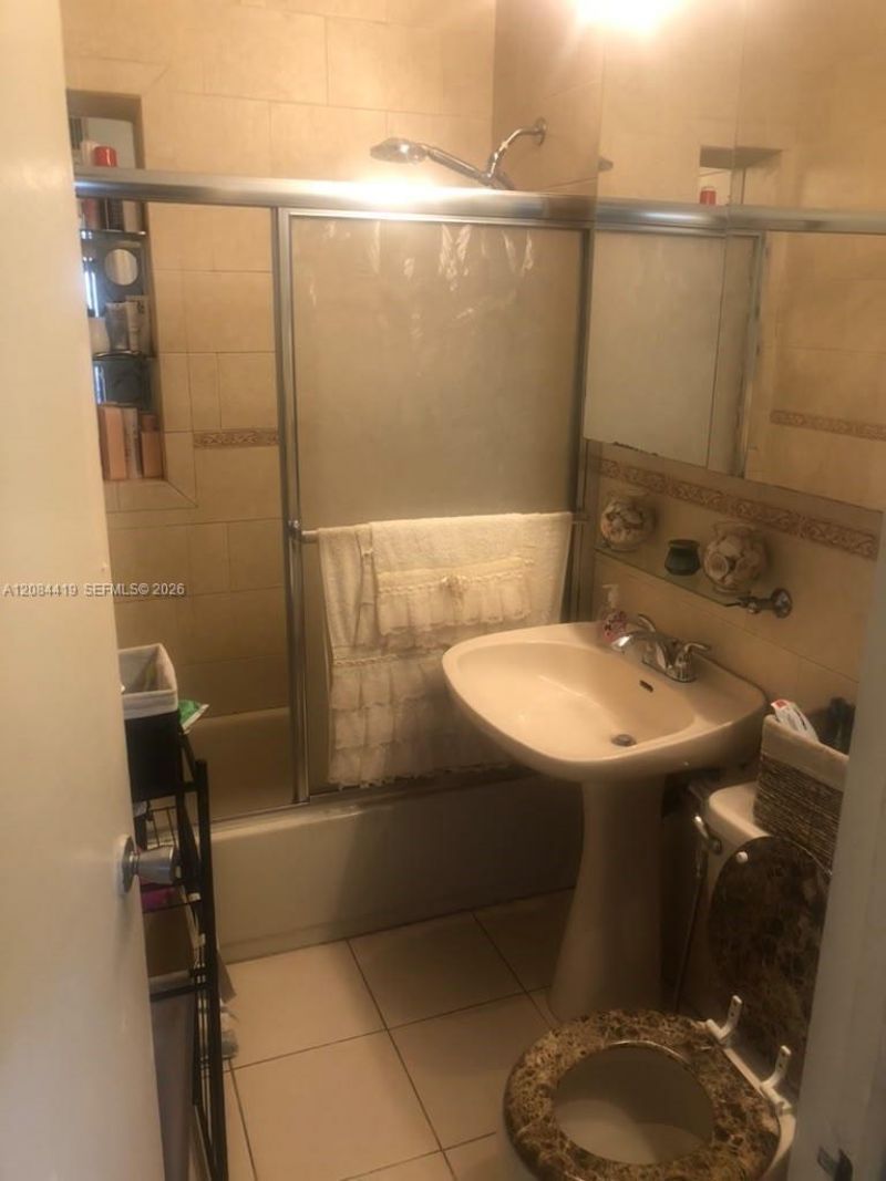 770 E 17th St, Hialeah, FL 33010 Photo