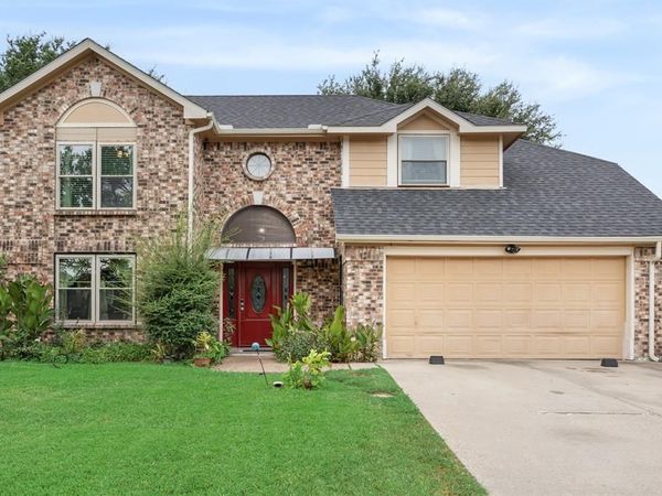 4305 Hudson Avenue , Grand Prairie, TX 75052