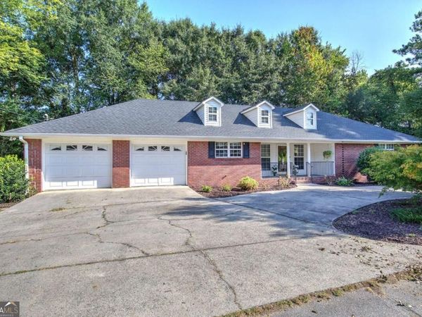9 1/2 Greenbriar Avenue, Cartersville, GA 30120