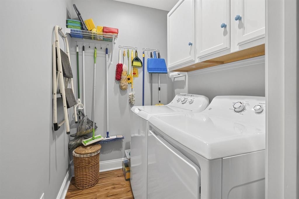 148 Penn Circle  Photo 26