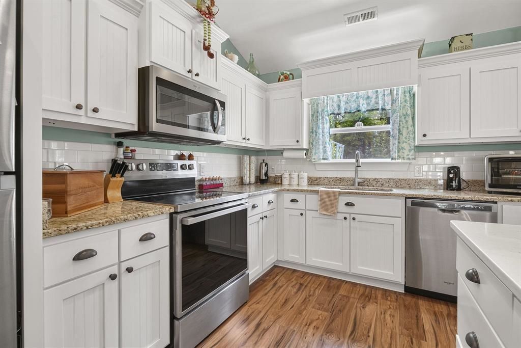 148 Penn Circle  Photo 4
