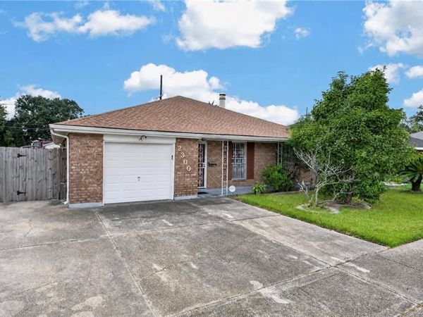2300 POTOMAC Drive , Marrero, LA 70072