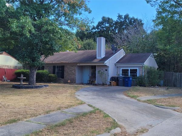 102 Buttercup Lane , Dallas, TX 75217