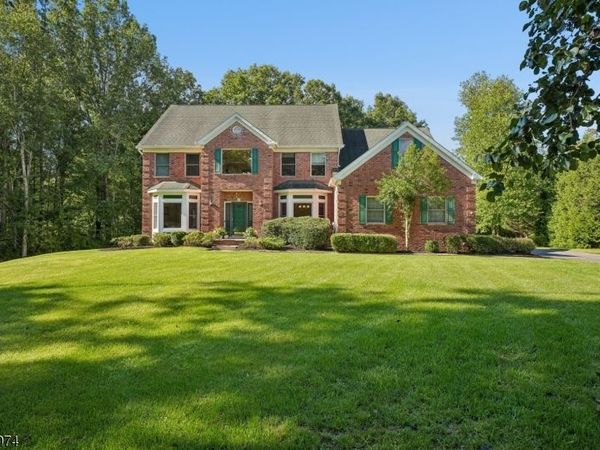 15 Victoria Ln, Morris, NJ 07960