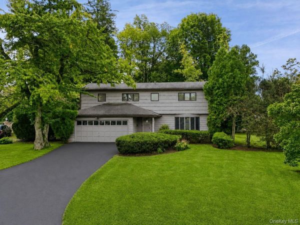 4 Greenhouse Circle, Rye Brook, NY 10573
