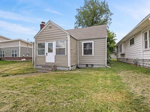 811 E Memorial Drive, Muncie, IN 47302