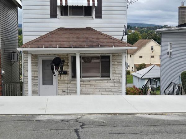 224 Lincoln St S, Dickson City, PA 18519
