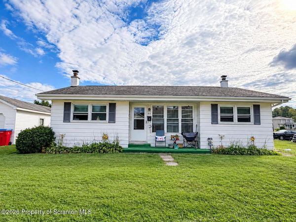 415 Franklin Street , Jermyn, PA 18433