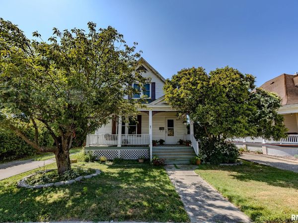 415 E 1st South Street, Carlinville, IL 62626