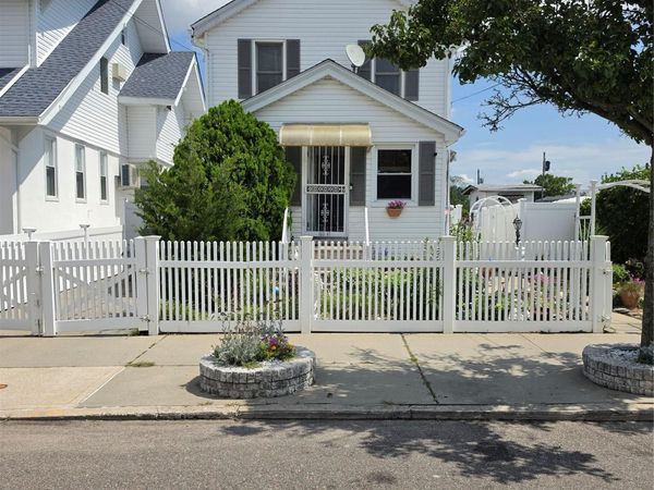 160-41 99th Street , Howard Beach, NY 11414