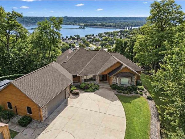 513 Acre St., Guttenberg, IA 52052