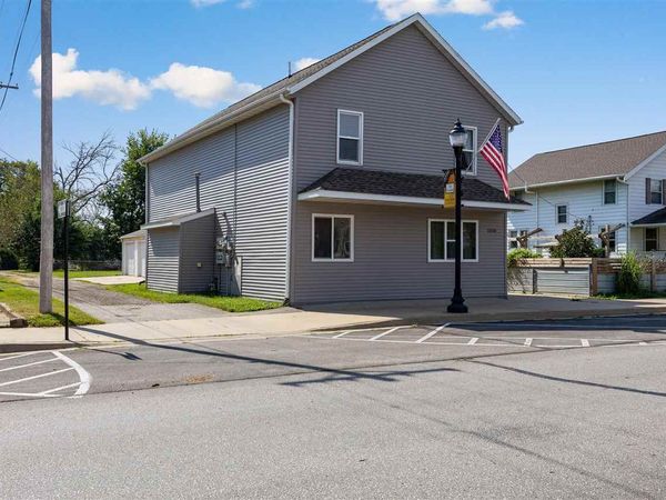 1550 Dows St., Ely, IA 52227