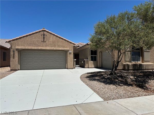 5728 Flying Birdie Avenue , Las Vegas, NV 89122