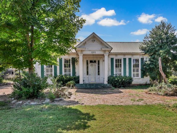 323 S Main St , Trenton, KY 42286